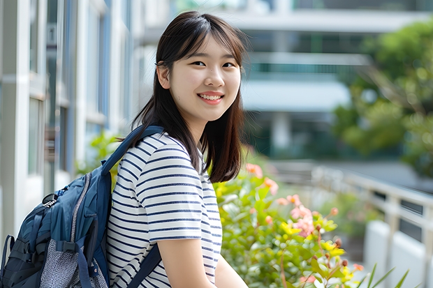西安哪个三本学校的女生宿舍是上床下桌的？ 带有独立卫生间 教学质量有保障 考研率也不错的学校 知道